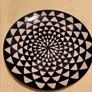 Monochrome Spiral Dinner Plate